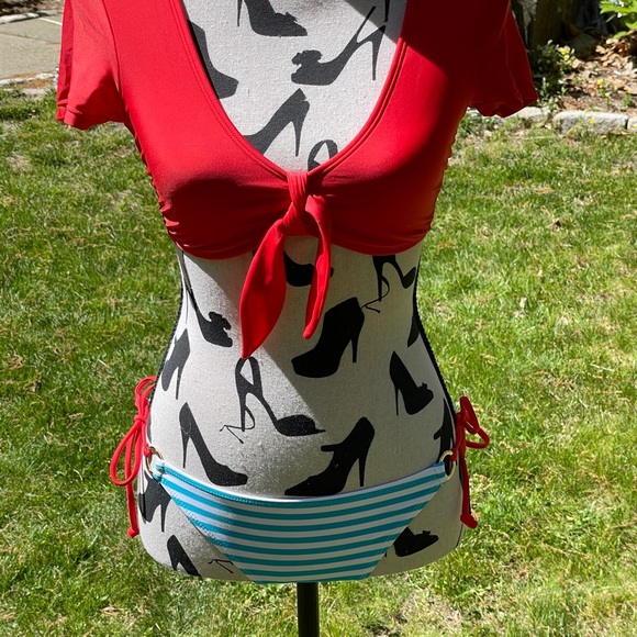 Bathing suit top and bottom target and boxer Joe brand both small. - Picture 5 of 11